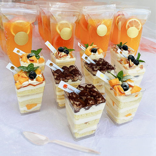 Hiasobre 50Pack 5oz Plastic Dessert Cups with Lids and Spoons, Reusable Clear Parfait Appetizer Cups, Square Party Shooter Serving Cup, Mini Dessert Shot Glasses for Tasting