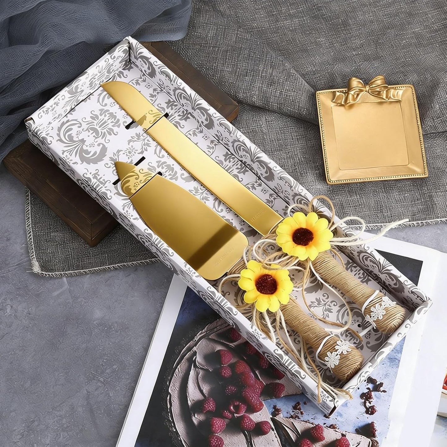 TANG SONG Rustic Style Stainless Steel Wedding Cake Knife and Serving Set Resin Plastic Handle with Artificial Green Leaf shape Design