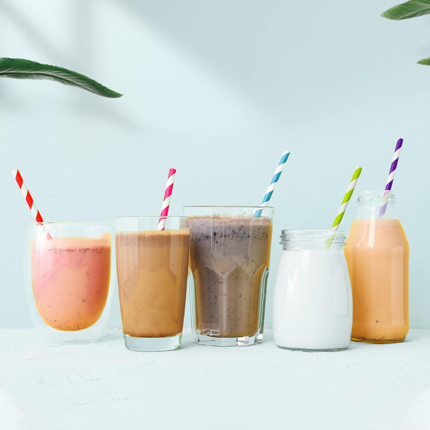 PakTalk 100 Pack Red Straws, Disposable Red and White Biodegradable Paper Striped Straws for Cocktail, Milkshake, Coffee, Lemonade (0.24" x 7.75")