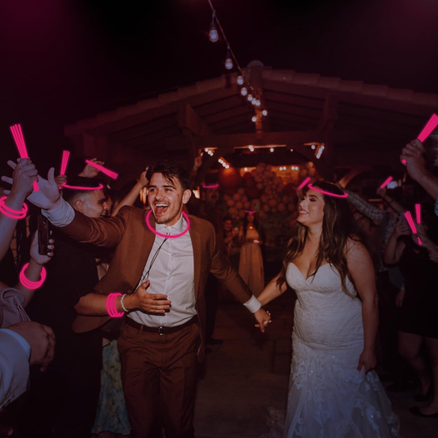 500 PCS White Glow Stick Bracelets Necklaces 8" Glowsticks with Connectors Bulk Glow in The Dark Party Supplies Light Up Neon Party Favor for Christmas NewYear Valentine’s Day Wedding