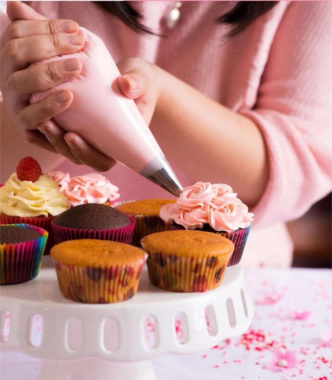 Tamodan Piping Bags 100PCS & 16 Inches Tipless Piping Bags, Extra Thick Pastry Bags Disposable, Non-Slip Icing Piping Bags Disposable Design, Cake Decoration.