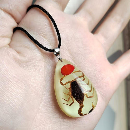 Glow in the Dark Necklace Black Scorpion Amber Resin Adjustable Necklace Pendent with Insect Sample Inside Birthday Gift for Lover Friends