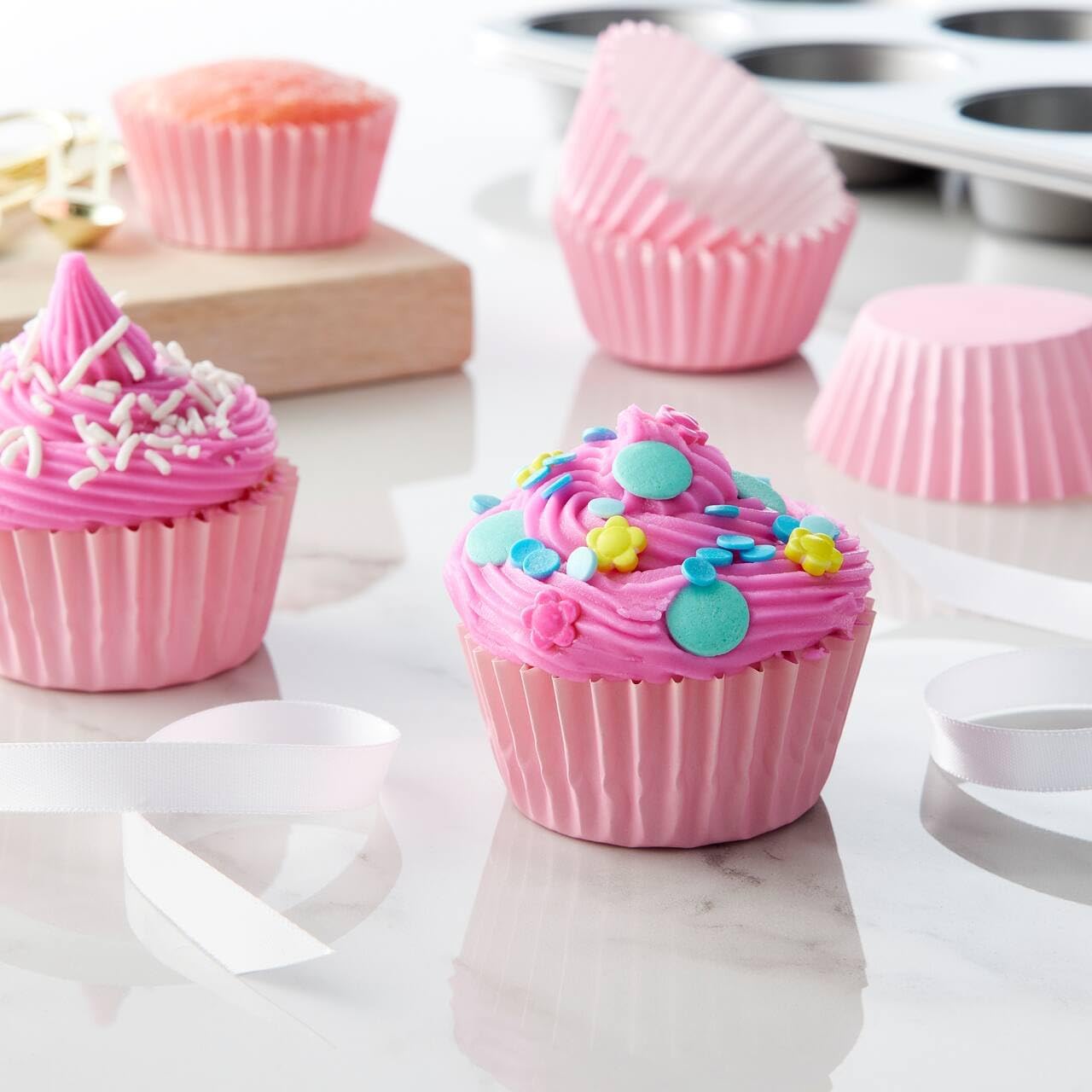Caperci Heavy Duty Standard White Cupcake Liners 150 Counts - Grease-Resistant Paper Muffin Baking Cups, Odorless, No Muffin Pan Needed, Easily Peels (White)