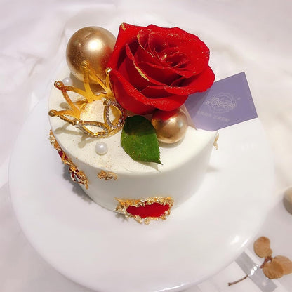 2Pcs Mini Infant Crown Baby Princess Tiara Cake Topper Crystal Rhinestone Small Gold Cupcake Crown for Newborn Photo Prop Royal Prince Themed Birthday Wedding Christmas Party Decorations