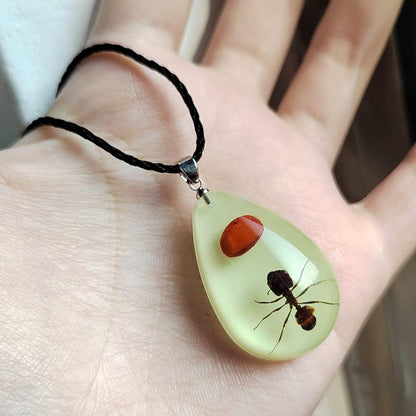 Glow in the Dark Necklace Black Scorpion Amber Resin Adjustable Necklace Pendent with Insect Sample Inside Birthday Gift for Lover Friends
