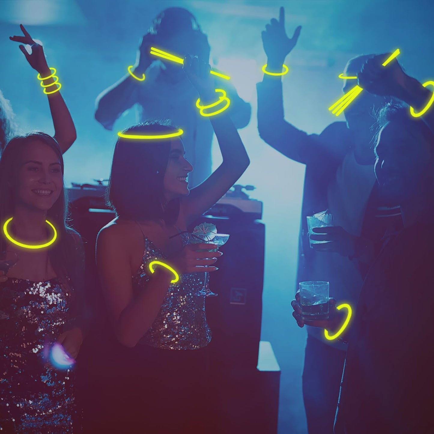 500 PCS White Glow Stick Bracelets Necklaces 8" Glowsticks with Connectors Bulk Glow in The Dark Party Supplies Light Up Neon Party Favor for Christmas NewYear Valentine’s Day Wedding