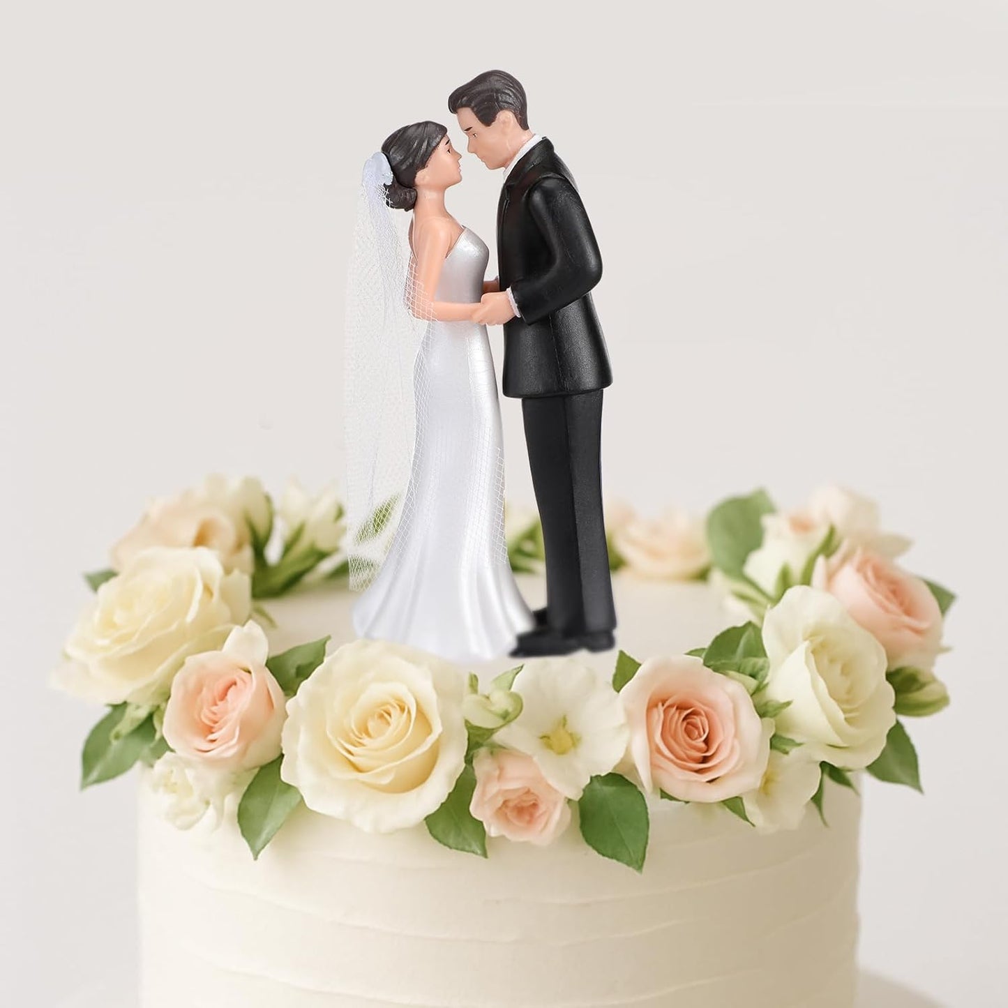 Remerry 4.5" Wedding Bride and Groom Cake Topper Vintage Elegant Wedding Cake Topper Couple Figurine Novios Para Pastel for Engagement Romantic Funny Couple Statue Anniversary(Romantic Era,White)