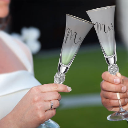Boao 4 Piece Mr and Mrs Champagne Flutes and Cake Knife Server Set Crystal Wedding Toasting Flutes Rhinestone Cake Cutting Set for Bride and Groom Wedding Engagement Bridal Shower Gifts(Silver)