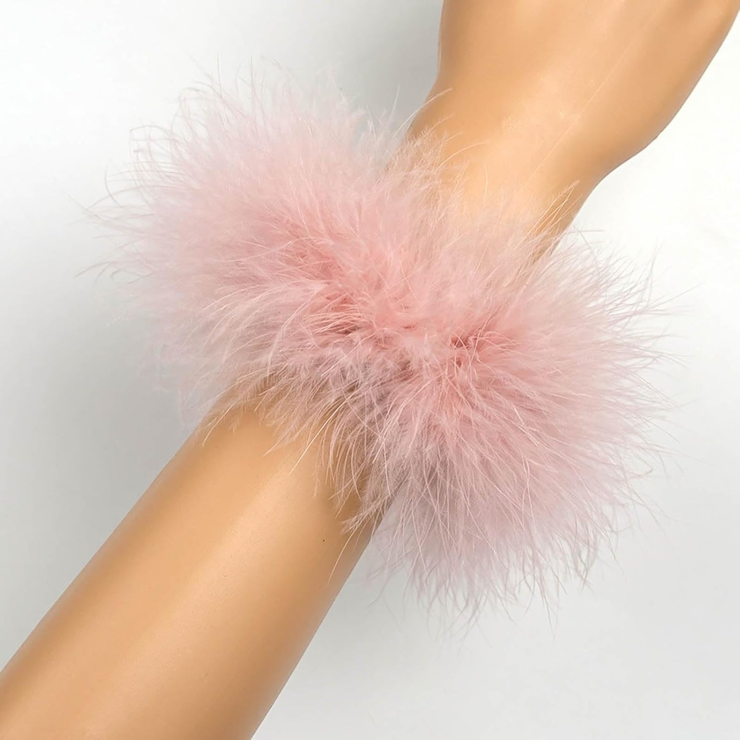 2Pcs Feather Wristbands, 9.65inch Soft Feather Wrist Slap Bracelet Cuffs, Snap Ring, Circle Slap Wrist Decoration Cuffs for Party Decoration