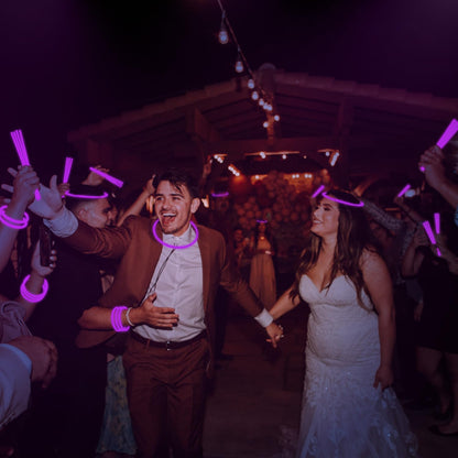 500 PCS White Glow Stick Bracelets Necklaces 8" Glowsticks with Connectors Bulk Glow in The Dark Party Supplies Light Up Neon Party Favor for Christmas NewYear Valentine’s Day Wedding