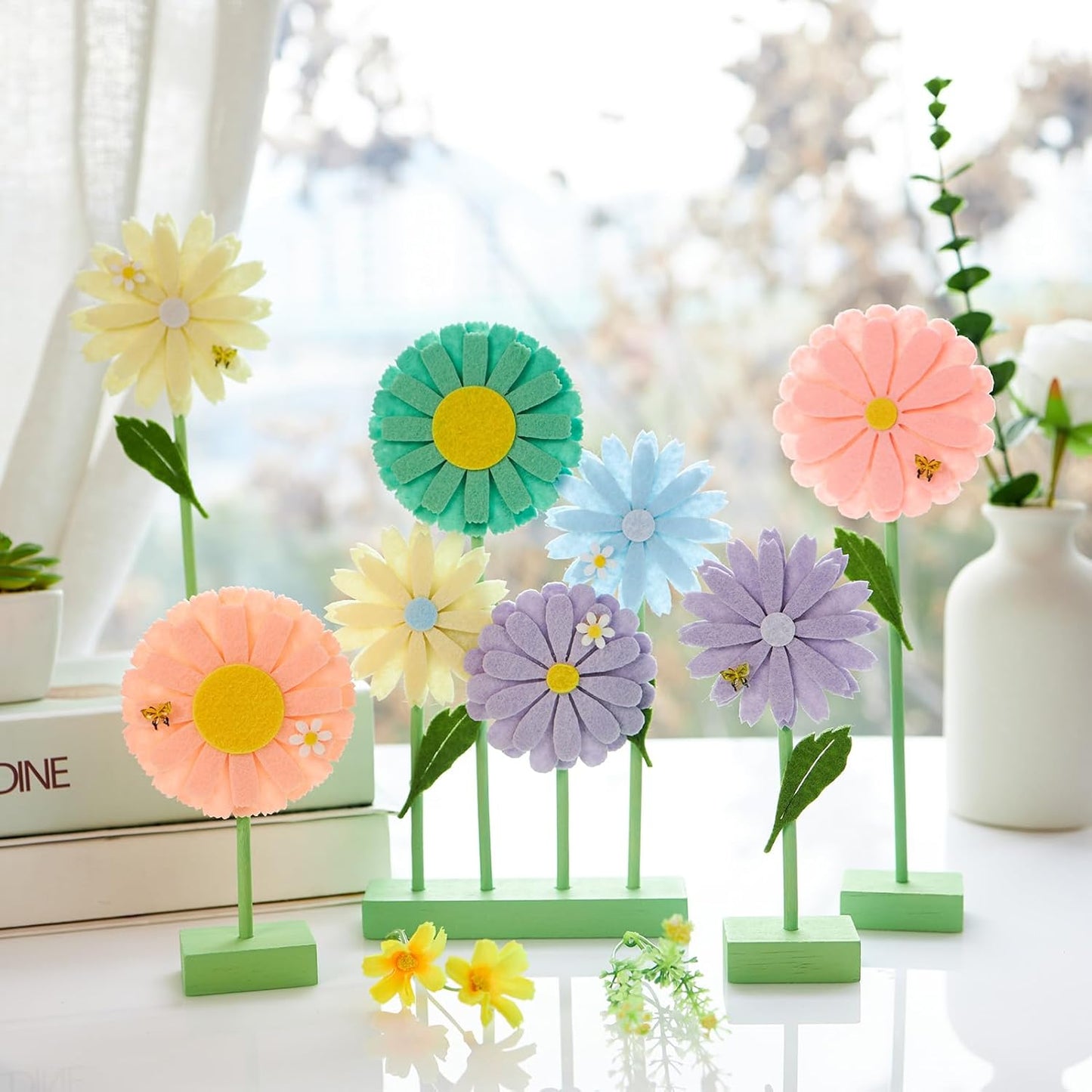 SUNBEAUTY 4PCS Honey Bee Honeycomb Centerpieces Decorations Yellow Bee Honeycomb Table Centerpieces with Sunflower Stickers for Baby Shower Birthday Gender Reveal Birthday Decoration