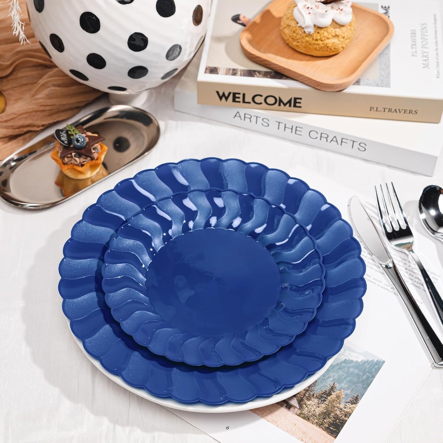 Lullaby 60PCS Ivory Scalloped Plastic Plates with Gold Rim, Disposable Elegant Plates Include 30pcs Dinner Plate 10.25", 30pcs Plastic Dessert Plate 7.5", Perfect for Wedding and Party
