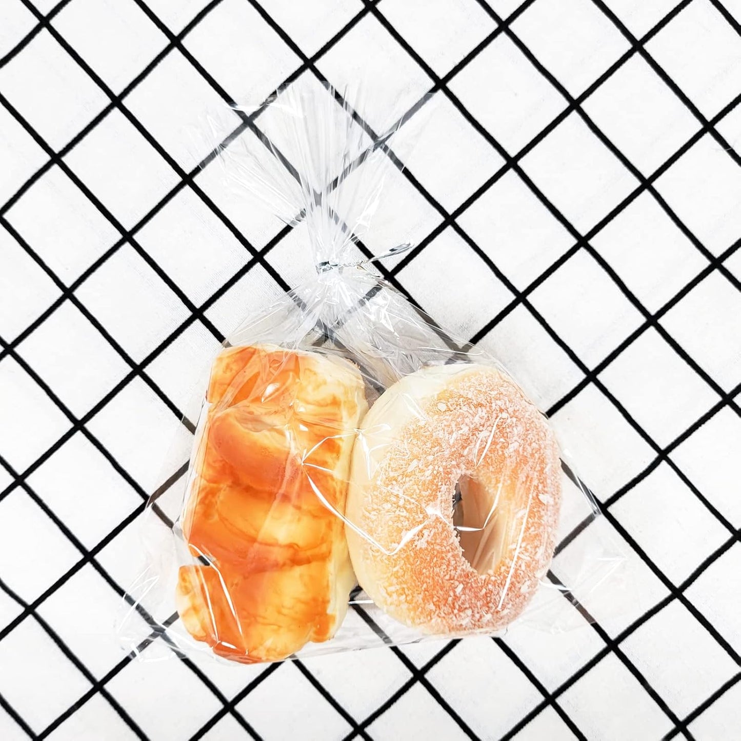 XLSFPY 100PCS Clear Cellophane Bags, 5x7 Small Treat Bags with Ties, Cake Pop Bags, Candy Bags, Goodie Bags, Rice Crispy Treat Bags, Clear Bags for Favors Birthday Party (5'' x 7'')