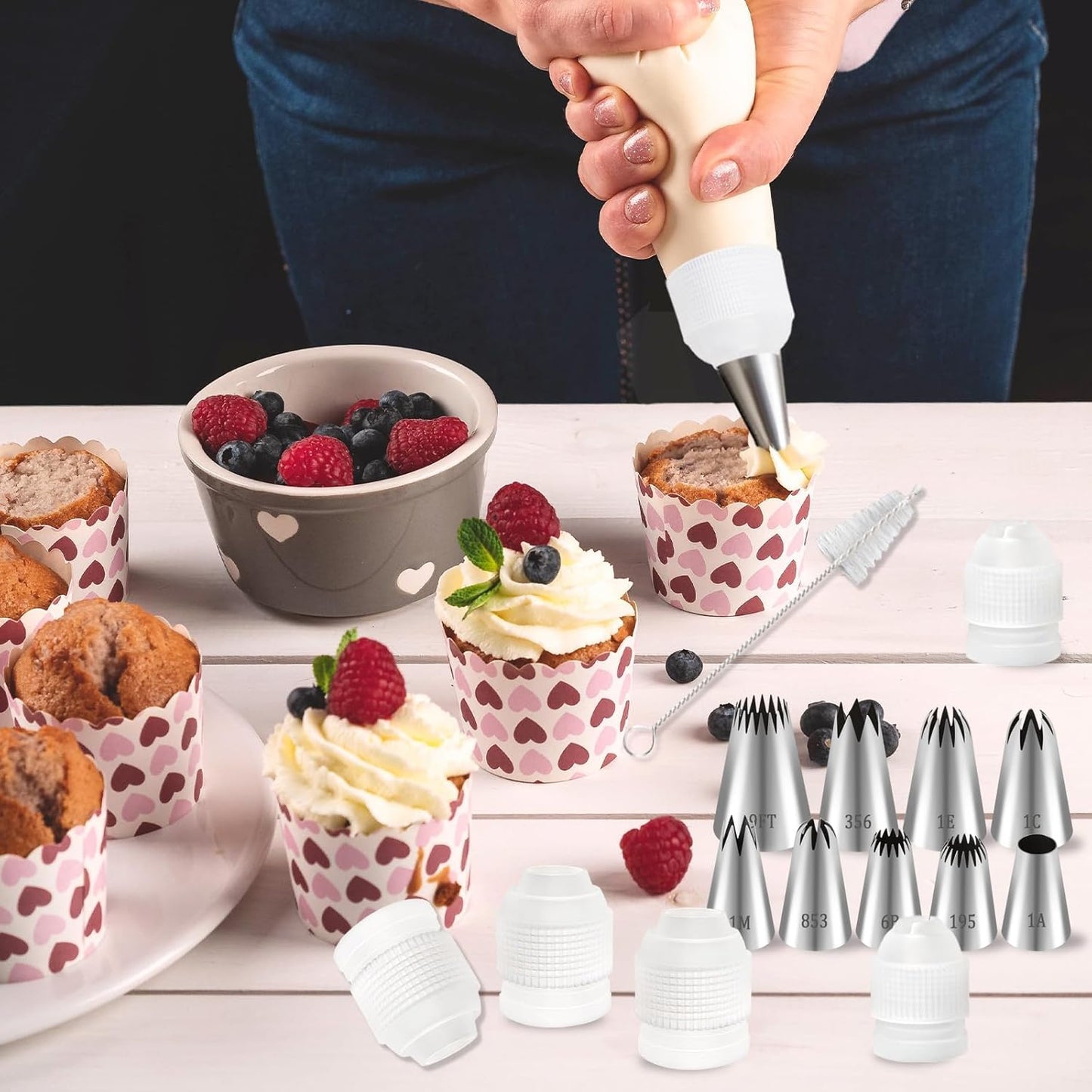 16pcs Large Piping Tips and Piping Couplers Set, Stainless Steel Cake Decorating Tips, Frosting Tips for Cupcakes Star Flower Shell Edge Rose Spiral Flower Decoration DIY Baking Supplies Tool
