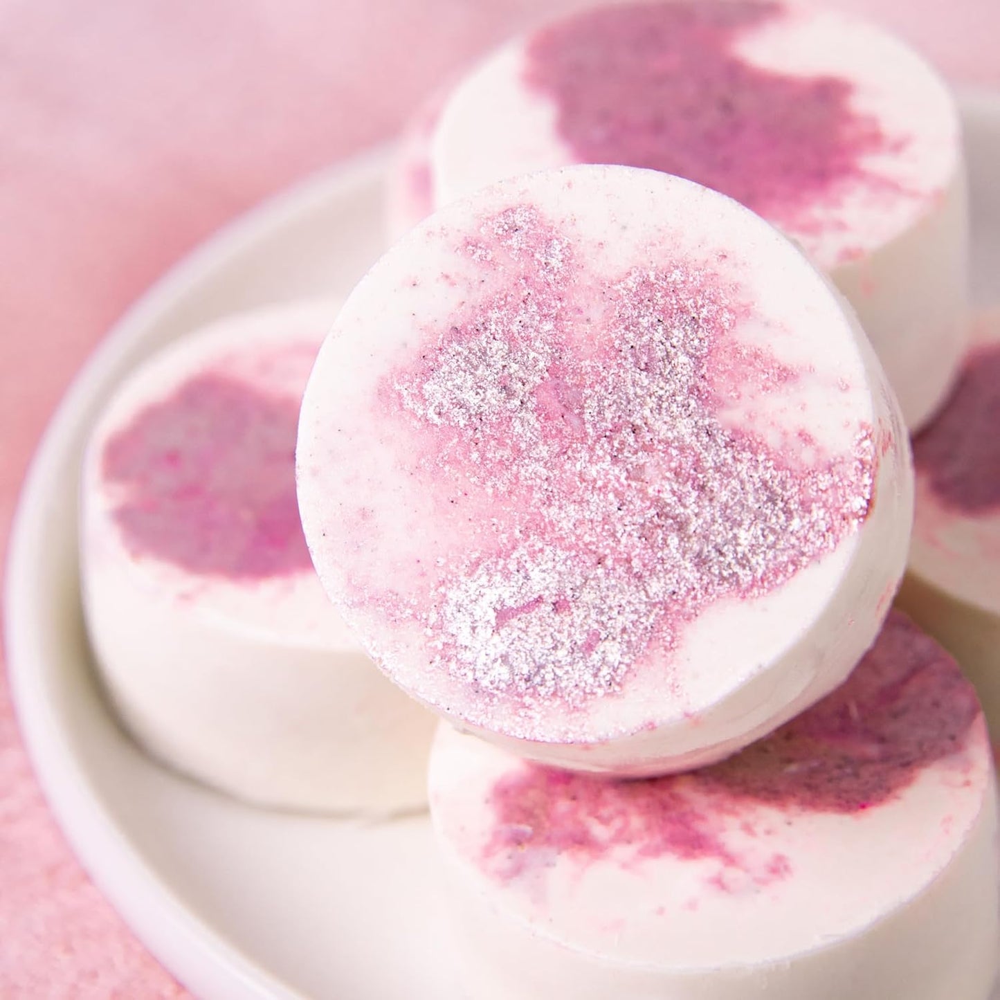 Sweets Indeed Edible Glitter, Perfect for Drinks, Cocktails, Beverages & Cake Decorating, Dessert Cake Topper, 4 grams (Gold 4g)