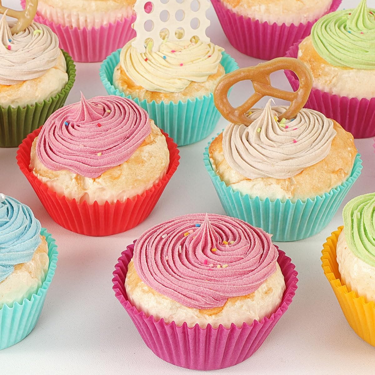 Caperci Standard White Cupcake Liners 500 Count, No Smell, Food Grade & Grease-Proof Baking Cups Paper