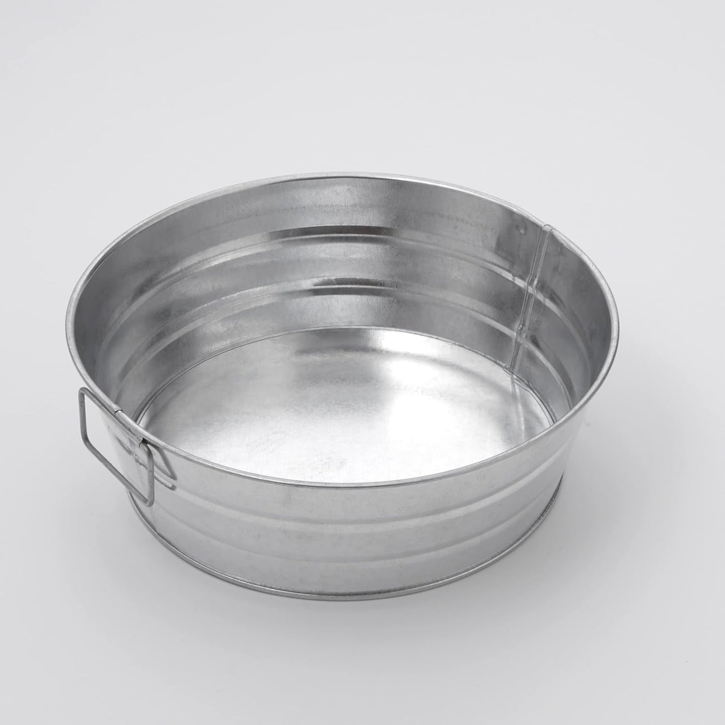 American Metalcraft MTUB63 Natural Galvanized Tub with Side Handle - 27 oz, 6-Inch