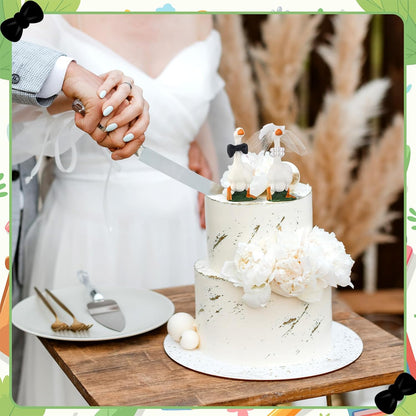Honeydak Goose Couple Wedding Cake Topper Handmade Goose Figurines Animals Figures Decoration for Wedding Cake Ornament, Bride & Groom Engagement Anniversary, Funny Couple Statue Desk Decoration