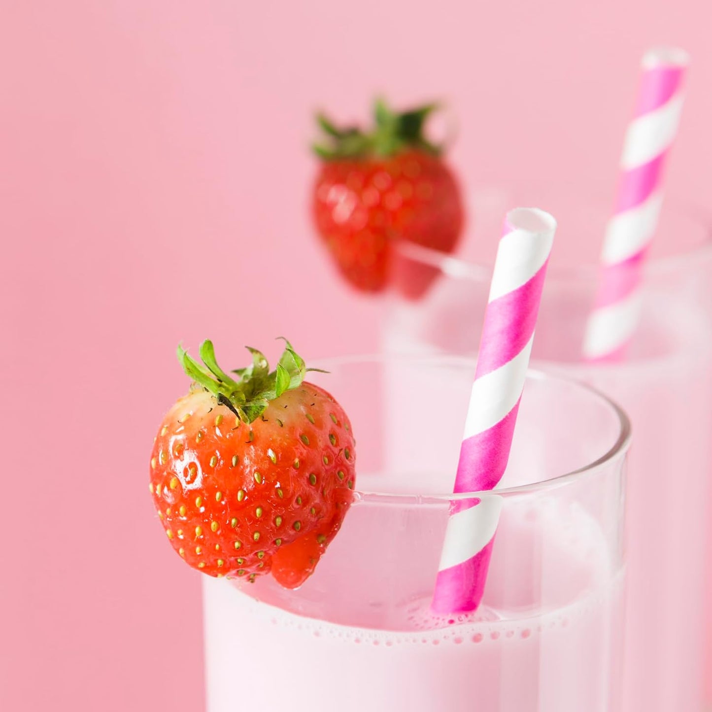 PakTalk 100 Pack Red Straws, Disposable Red and White Biodegradable Paper Striped Straws for Cocktail, Milkshake, Coffee, Lemonade (0.24" x 7.75")
