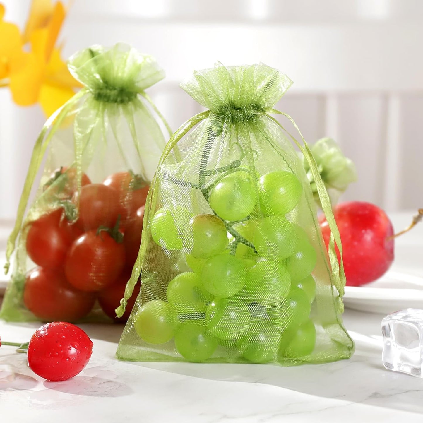 Hopttreely 100PCS Premium Sheer Organza Bags, White Wedding Favor Bags with Drawstring, 4x4.72 Jewelry Gift Bags for Party, Jewelry, Christmas, Mother's Day, Festival, Bathroom Soaps, Makeup Organza Favor Bags
