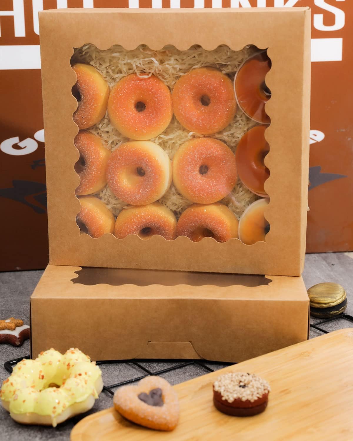 qiqee 8x8x2.5 Inch White Pastry Box With Window Donut Pie Boxes 12pcs Bakery Box (Auto-pop Up)