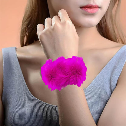 2Pcs Feather Wristbands, 9.65inch Soft Feather Wrist Slap Bracelet Cuffs, Snap Ring, Circle Slap Wrist Decoration Cuffs for Party Decoration