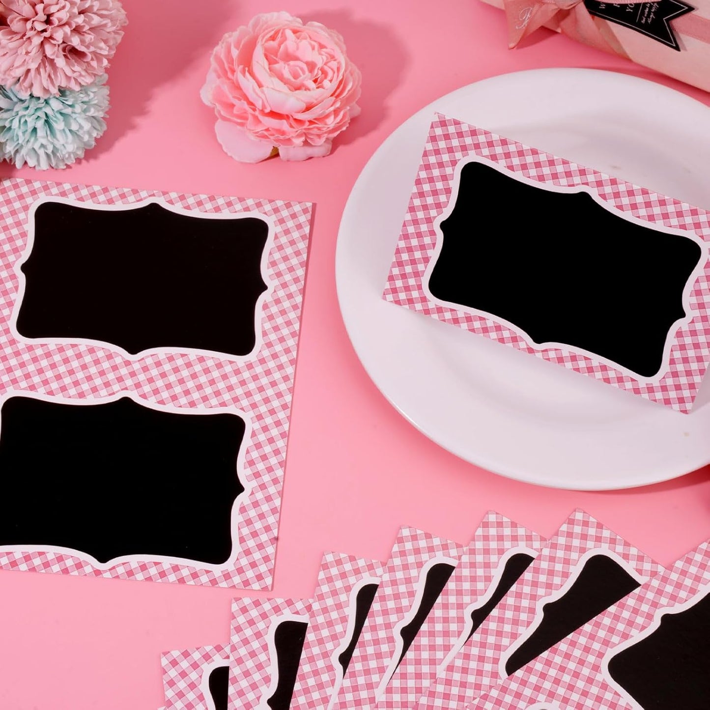 25 Pcs Picnic Party Decorations BBQ Party Decorations, Red Gingham Double Sided Cardboard Tent Cards for Table Number Food Labels Buffet Signs Wedding Baby Shower Event Decor Supplies