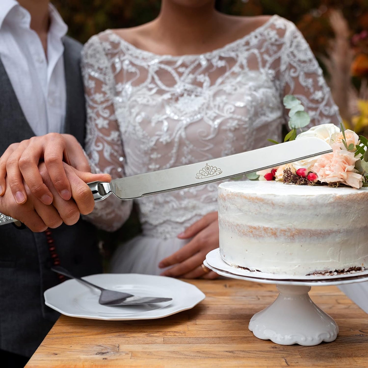 Wedding Cake Knife and Server Set, Wedding Cake Cutting Set with Mr and Champagne Flutes Glasses for Bride and Groom Gifts for Couples
