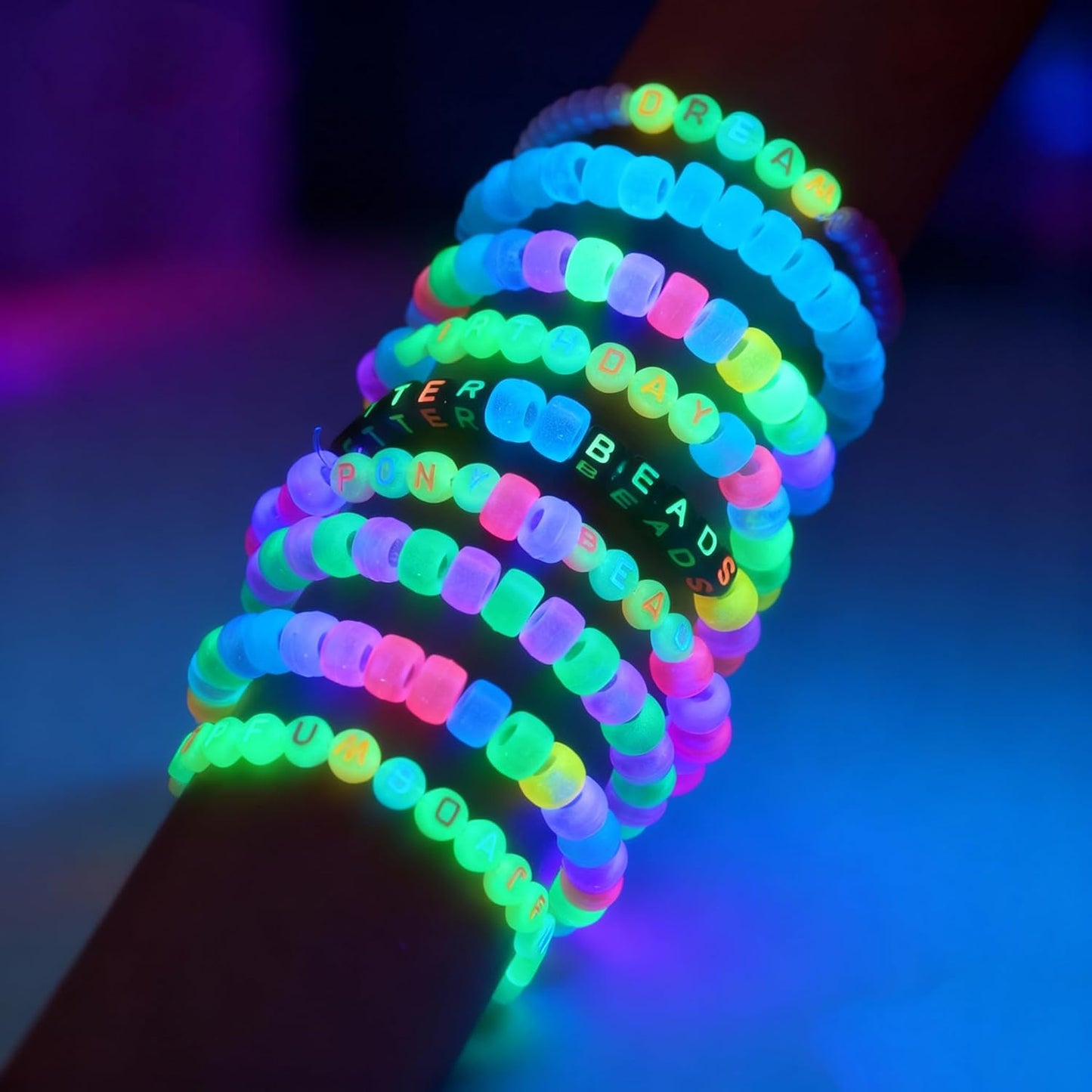 1000Pcs Glow Letter Beads Acrylic Alphabet Bead Glow in The Dark, 4x7 mm Round Beads for Friendship Bracelets and DIY Crafts