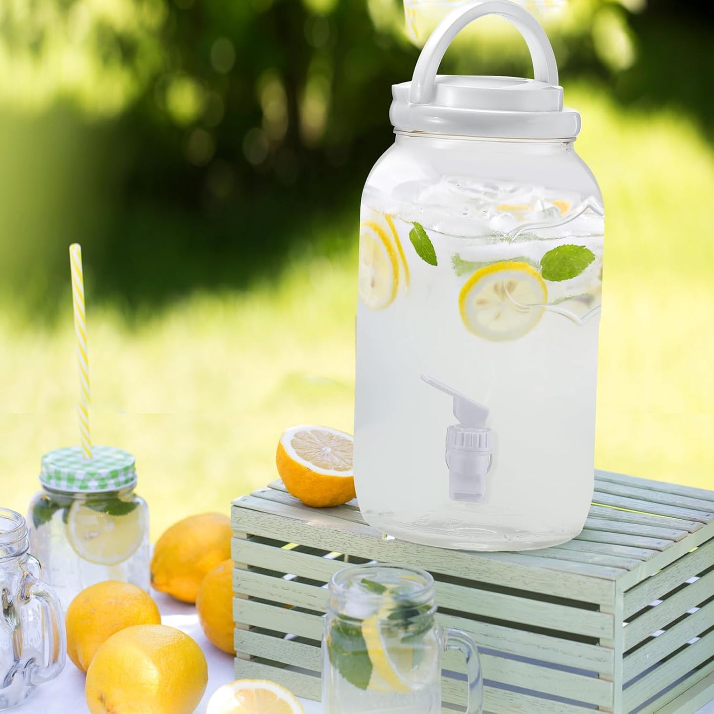 Havawish 2 Pcs 1 Gallon Plastic Beverage Dispenser with Spigot Clear Summer Kitchen Fridge Drink Dispenser for Parties Lemonade Juice Tea Beer Cold Water (Red,Cylinder)