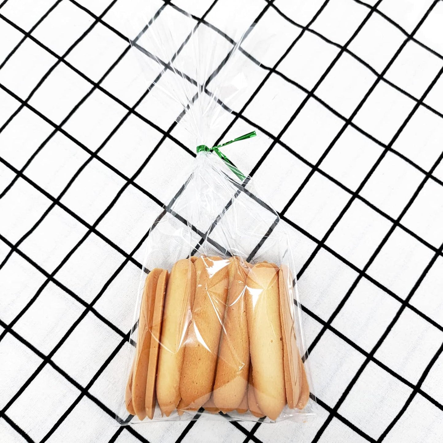 XLSFPY 100PCS Clear Cellophane Bags, 5x7 Small Treat Bags with Ties, Cake Pop Bags, Candy Bags, Goodie Bags, Rice Crispy Treat Bags, Clear Bags for Favors Birthday Party (5'' x 7'')