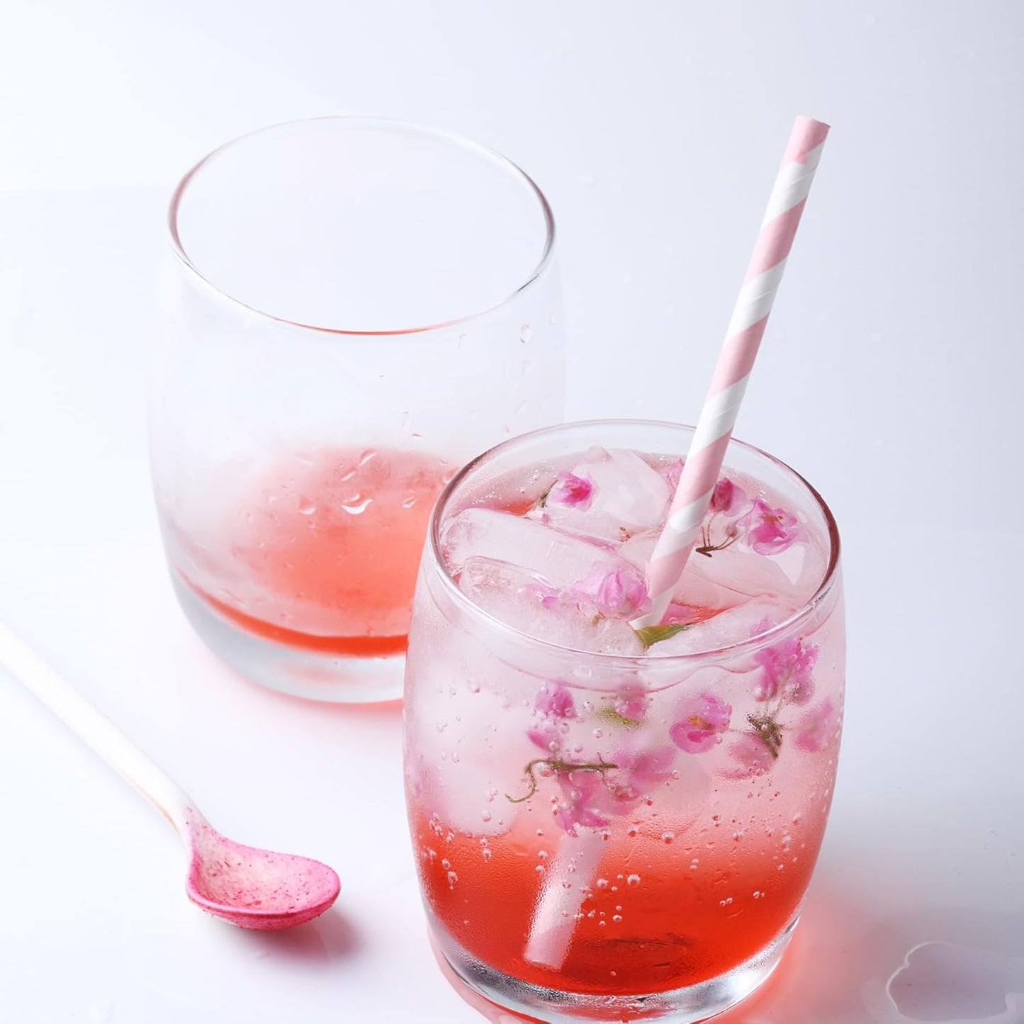 PakTalk 100 Pack Red Straws, Disposable Red and White Biodegradable Paper Striped Straws for Cocktail, Milkshake, Coffee, Lemonade (0.24" x 7.75")