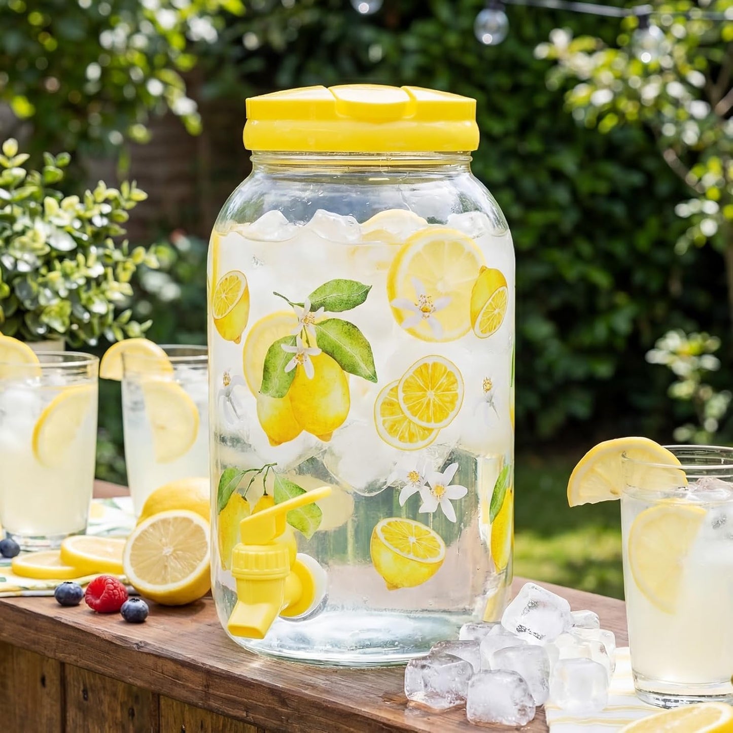 Havawish 2 Pcs 1 Gallon Plastic Beverage Dispenser with Spigot Clear Summer Kitchen Fridge Drink Dispenser for Parties Lemonade Juice Tea Beer Cold Water (Red,Cylinder)