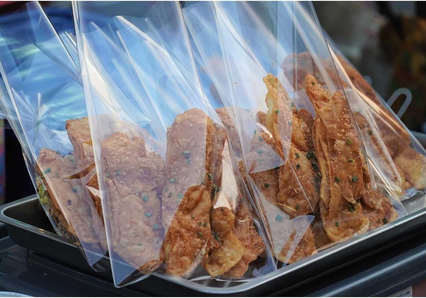 Cello Cellophane Treat Bags,5x7 Inches Clear Cellophane Bags 200 Pcs OPP Plastic Treat Bags with 200 Twist Ties for Gift Wrapping,Packaging Candies,Dessert,Bakery, Cookies, Chocolate,Party Favor