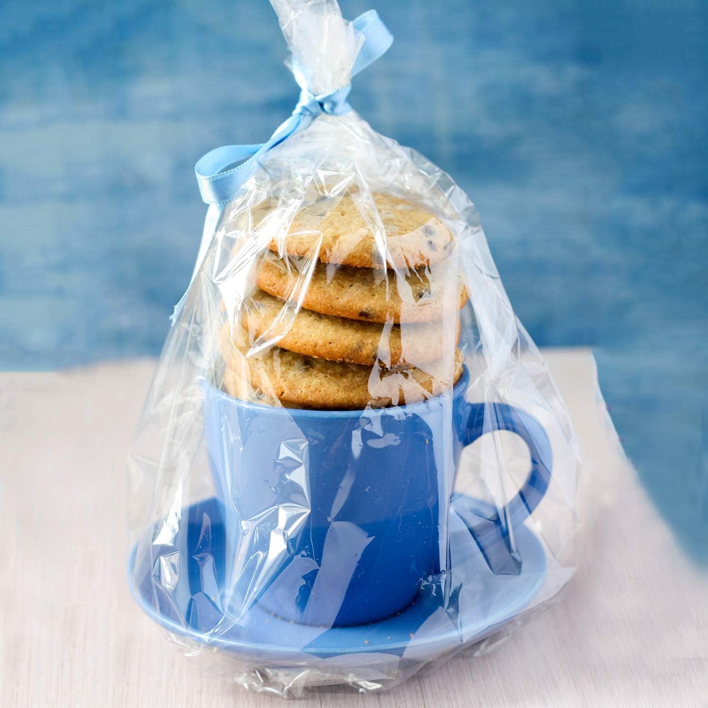 Cello Cellophane Treat Bags,5x7 Inches Clear Cellophane Bags 200 Pcs OPP Plastic Treat Bags with 200 Twist Ties for Gift Wrapping,Packaging Candies,Dessert,Bakery, Cookies, Chocolate,Party Favor