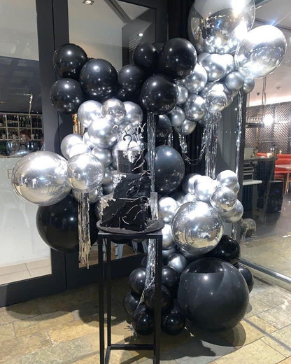 153Pcs Black and Silver Balloons Garland Arch Kit with Stars - 22 18 12 10 5 inch Different Size Black Metallic Silver Confetti Latex Balloon for Birthday Graduation New Year Party Decorations