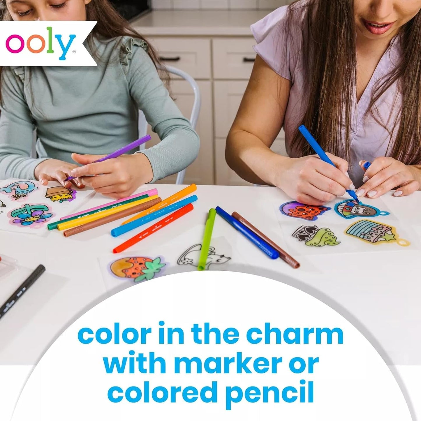 Ooly x Peanuts Snoopy 34 PC DIY Shrinking Art Kit for Kids with Markers, 20 Plastic Pre Cut Charms and More, No Mess Creative Activity Jewelry Making Kit
