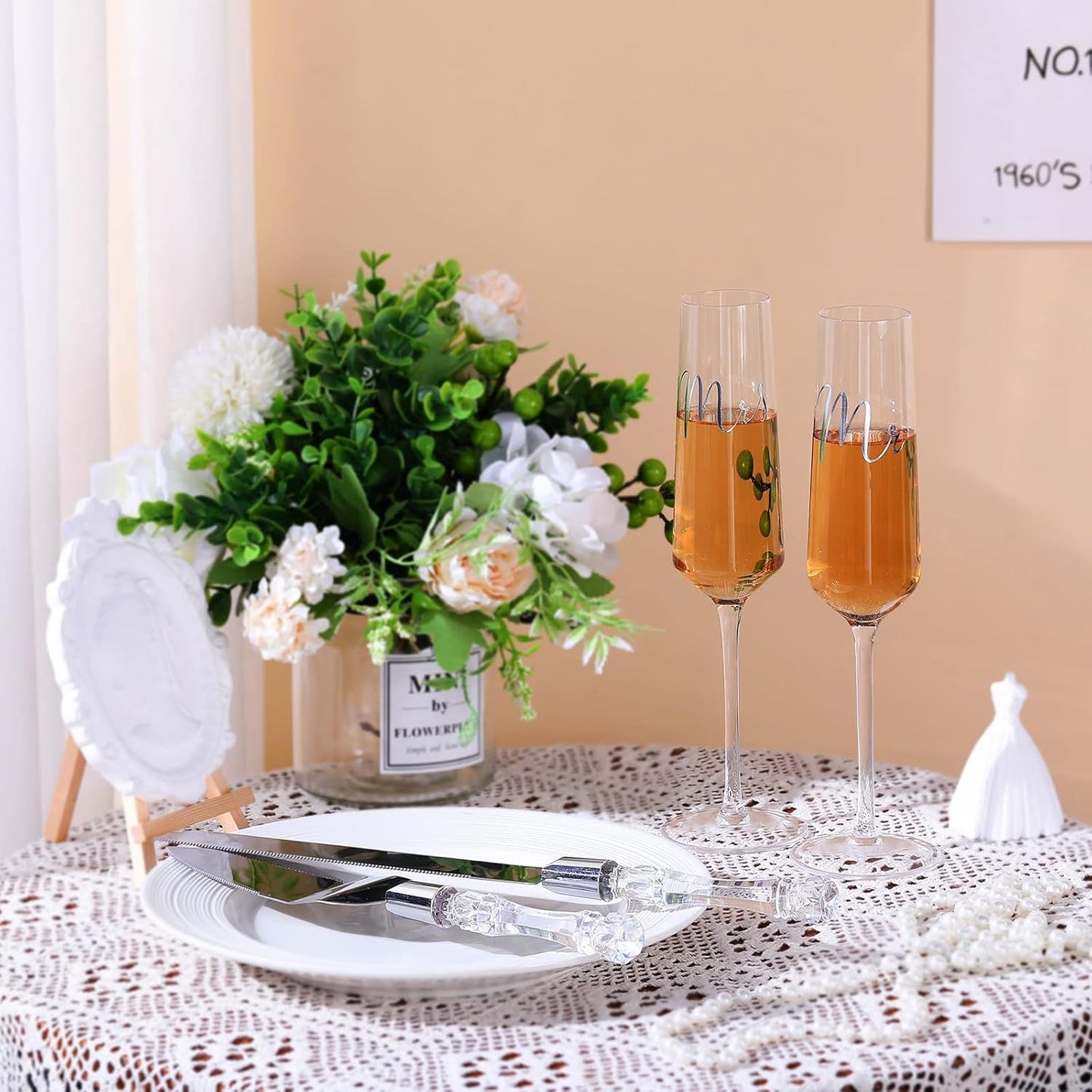 Boao 4 Pieces Wedding Toasting Flutes and Cake Server Set Wedding Reception Supplies Champagne Glasses Cake Knife Pie Server (Gold,Classic)