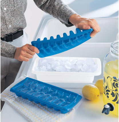 Rubbermaid Ice Cube Bin, White, Holds 4 Trays, Compact Design, Durable Plastic