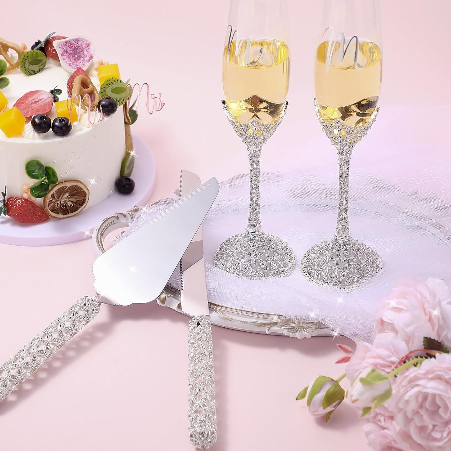 Sratte 4 Pcs Wedding Cake Knife and Champagne Flutes Server Set, Toasting Crystal Rhinestone Champagne Flutes Glasses Cake Knife Pie Server Wedding Gifts for Couple Bride Groom(Gold)