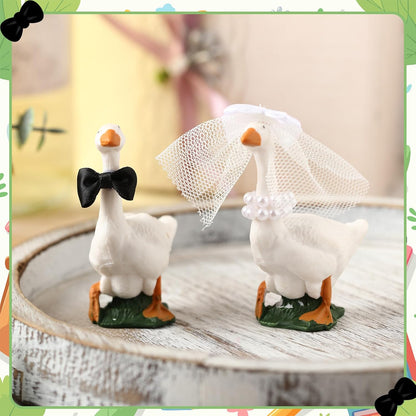 Honeydak Goose Couple Wedding Cake Topper Handmade Goose Figurines Animals Figures Decoration for Wedding Cake Ornament, Bride & Groom Engagement Anniversary, Funny Couple Statue Desk Decoration