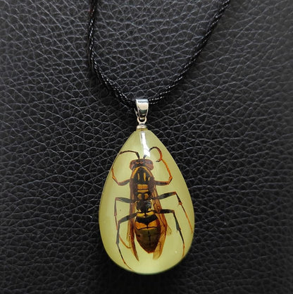 Glow in the Dark Necklace Black Scorpion Amber Resin Adjustable Necklace Pendent with Insect Sample Inside Birthday Gift for Lover Friends