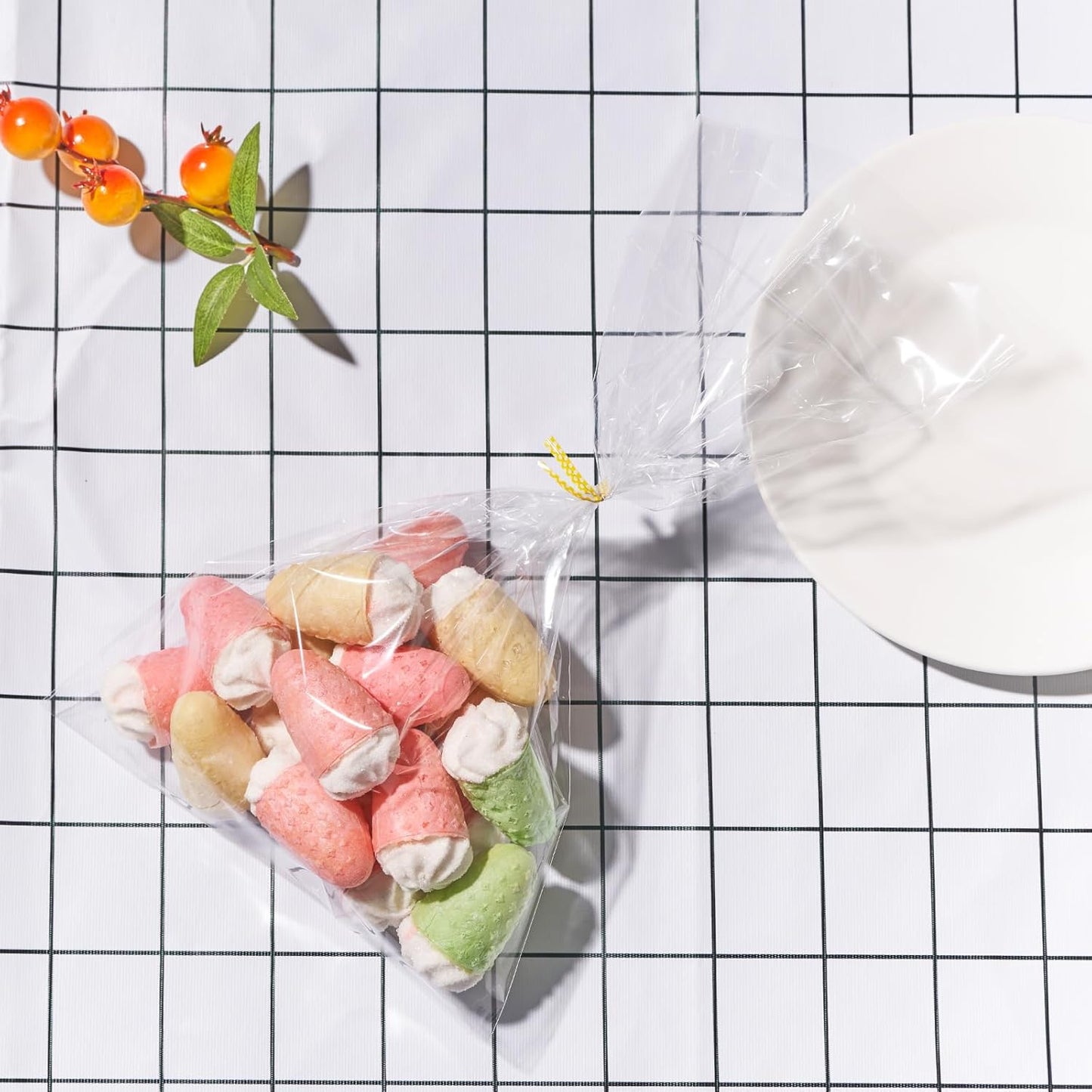 100 Pcs 10 in x 6 in Clear Flat Cello Cellophane Treat Bags Good for Bakery, Cookies, Candies,Dessert(by Brandon)1.4mil.Give Metallic Twist Ties!