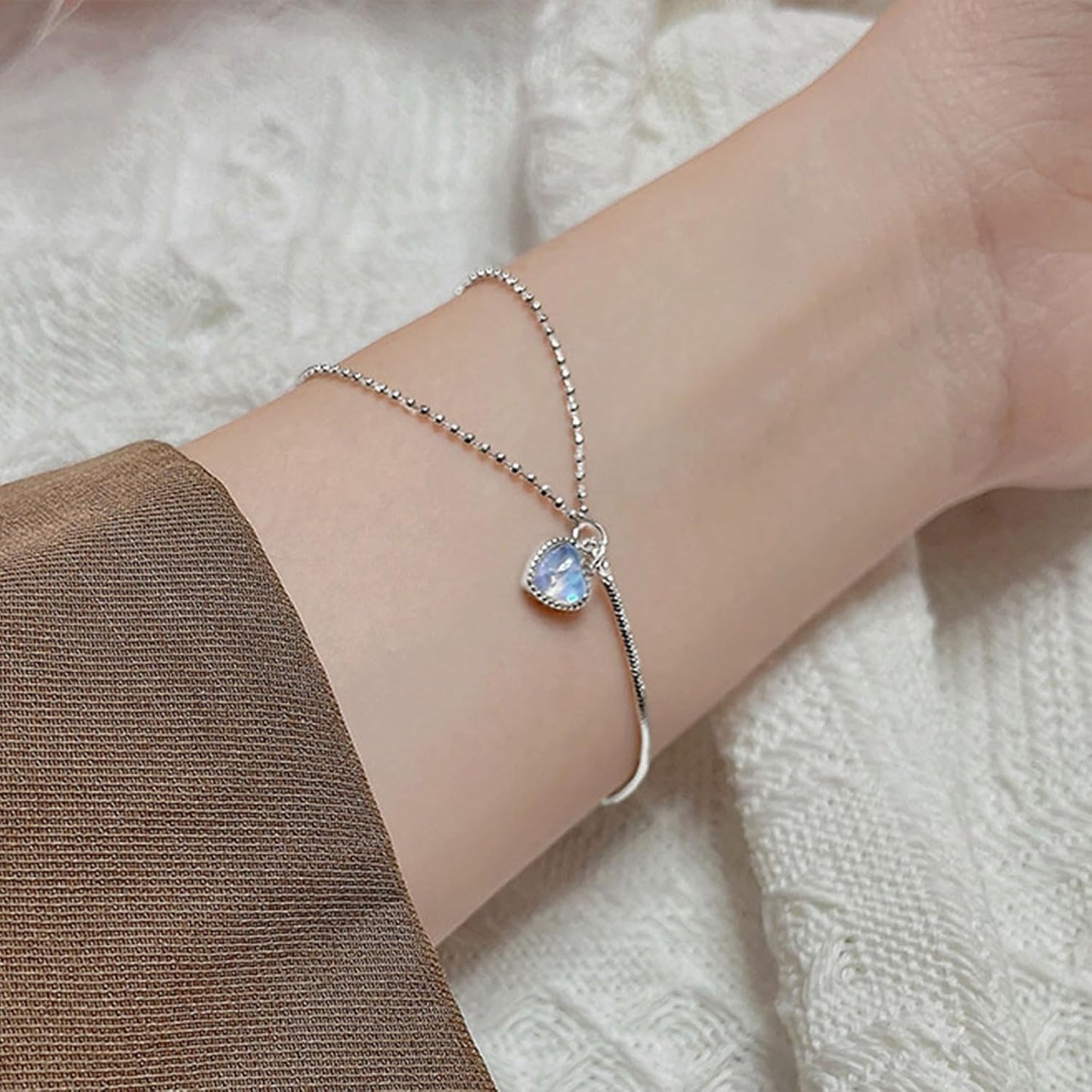 Long tiantian Moonstone Bracelet Glow in the Dark Bracelets Moonstone Jewelry for Women Crystal Bracelet Glow in the Dark Jewelry for Women Trendy Gifts for Christmas