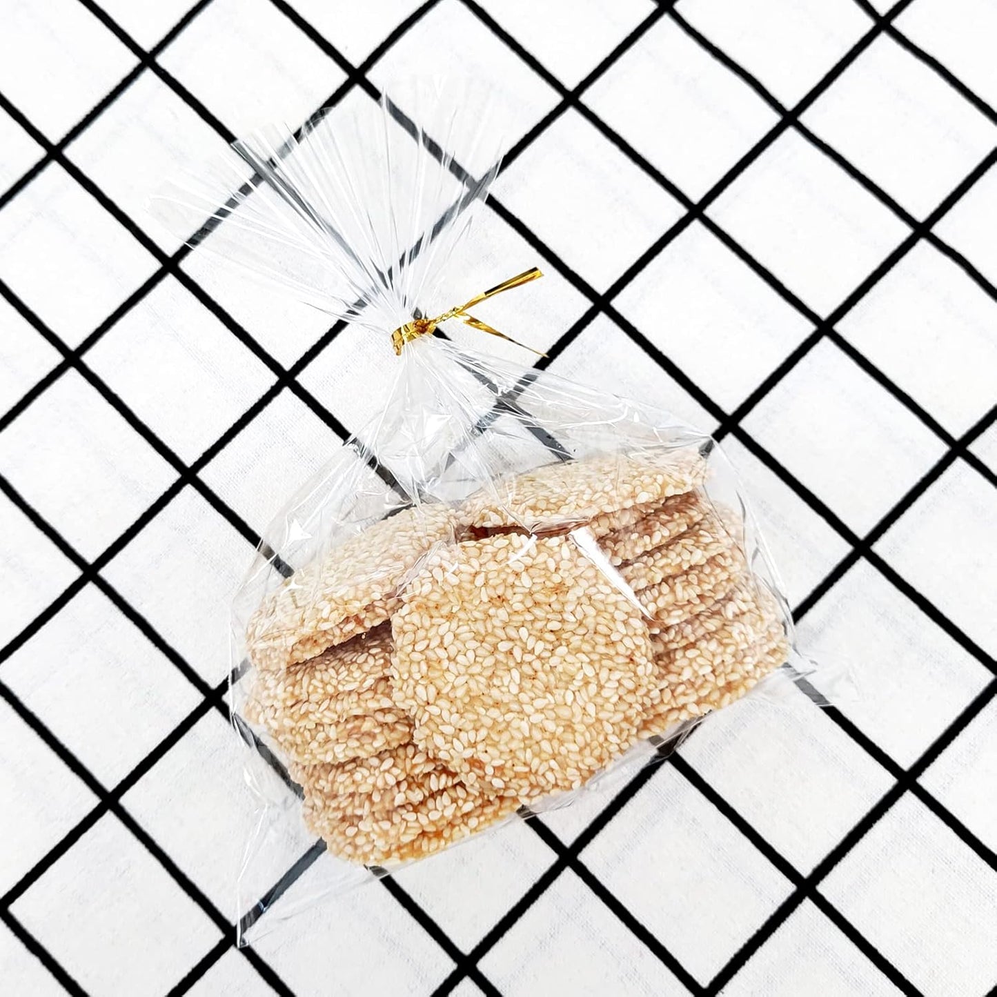 XLSFPY 100PCS Clear Cellophane Bags, 5x7 Small Treat Bags with Ties, Cake Pop Bags, Candy Bags, Goodie Bags, Rice Crispy Treat Bags, Clear Bags for Favors Birthday Party (5'' x 7'')