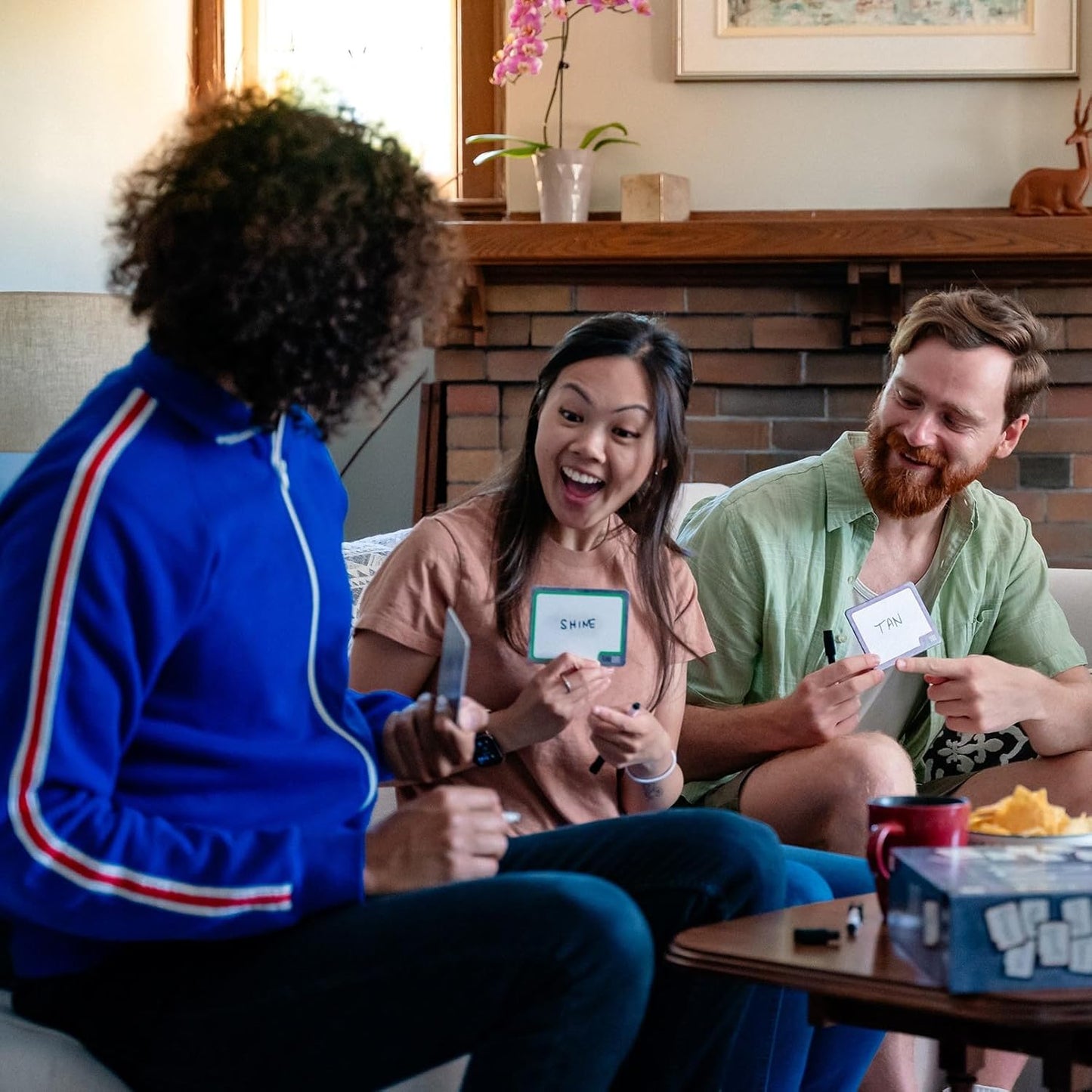 USAOPOLY BLANK SLATE, Where Great Minds Think Alike, Fun Family-Friendly Board Game, Word Association Party Game, Easy to Learn, Fun to Play Family Game Night, 3-8 Players, Ages 8+