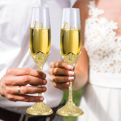 Sratte 4 Pcs Wedding Cake Knife and Champagne Flutes Server Set, Toasting Crystal Rhinestone Champagne Flutes Glasses Cake Knife Pie Server Wedding Gifts for Couple Bride Groom(Gold)