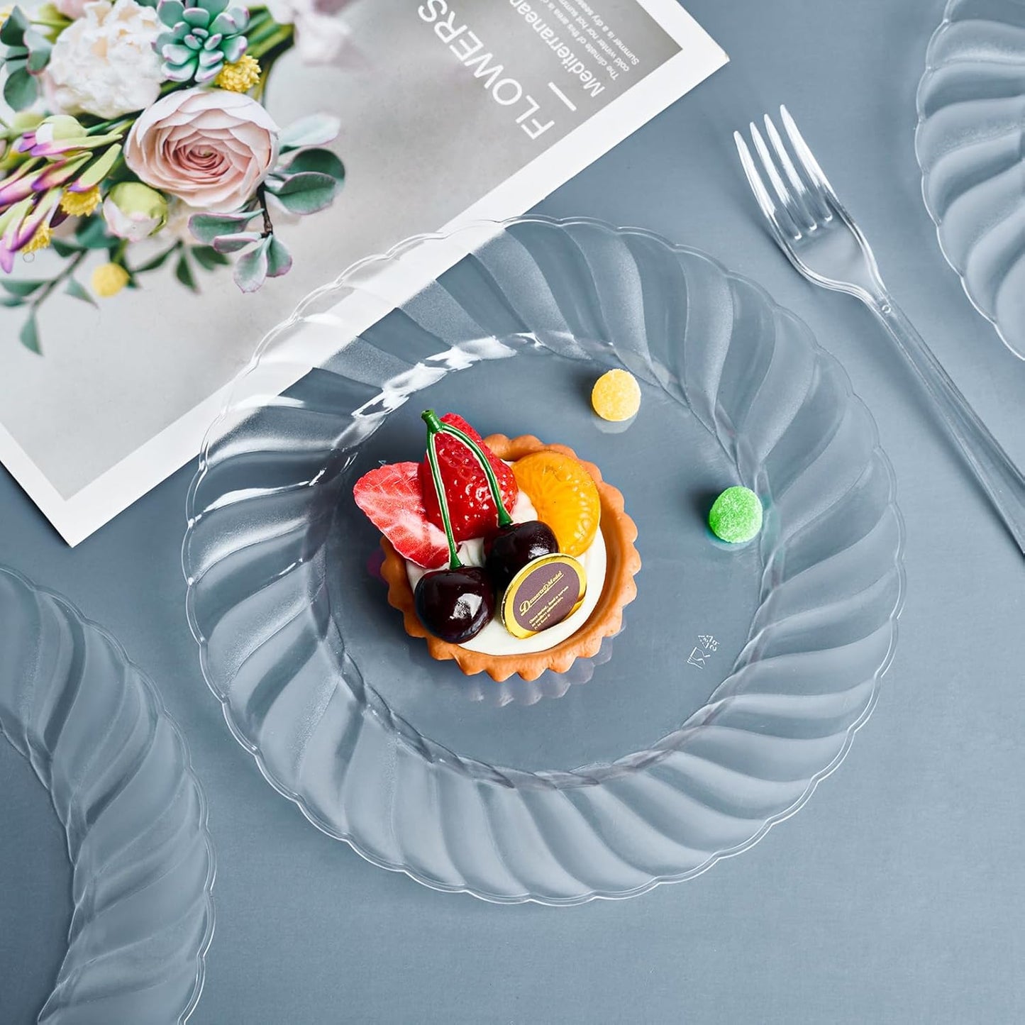 FOCUSLINE 100 Count 6 Inch Clear Plastic Plates, Disposable Heavy Duty Salad Dessert Plates- Premium Hard Plastic Plate Fancy Disposable Clear Plate for Weddings, Parties and Events