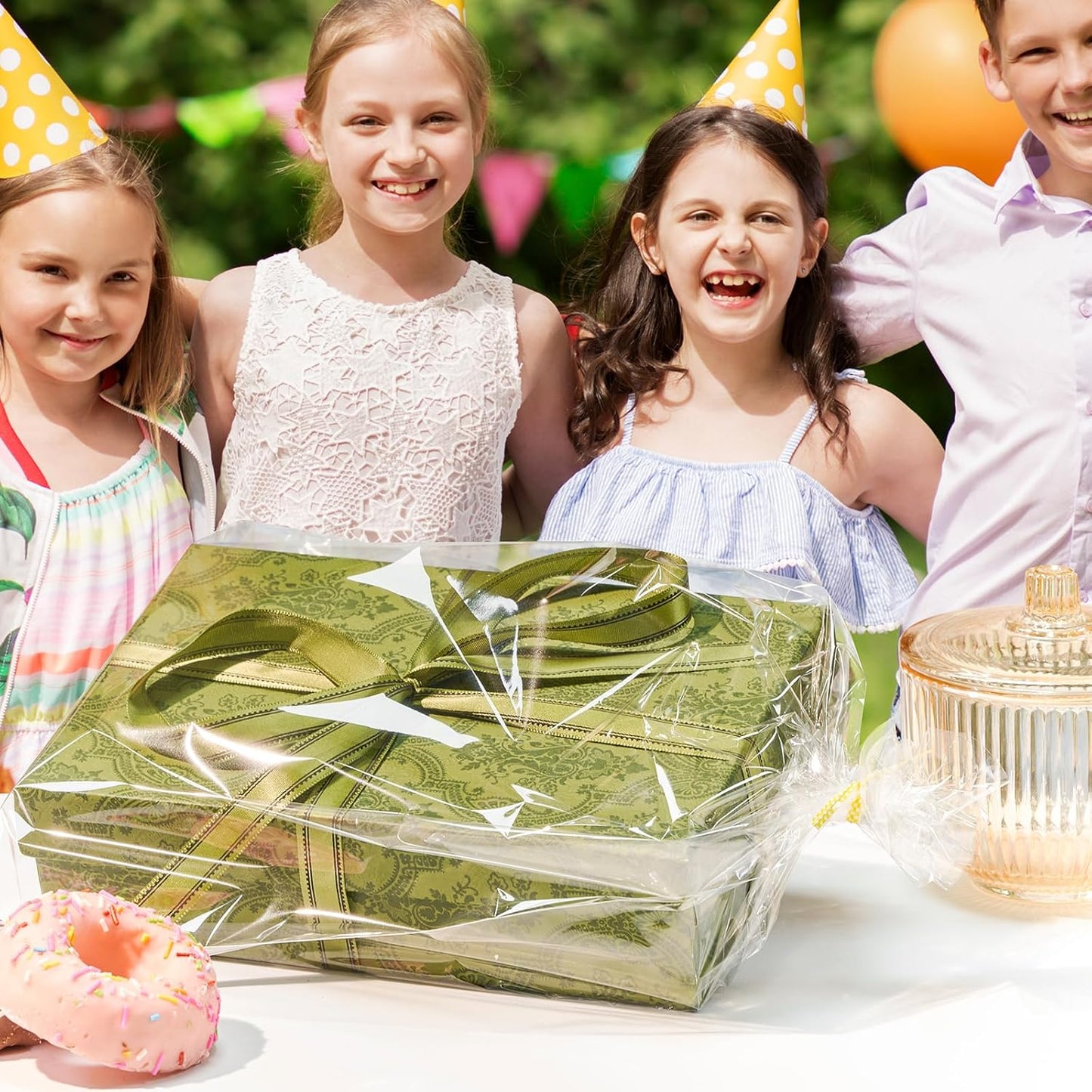 100 Pcs 10 in x 6 in Clear Flat Cello Cellophane Treat Bags Good for Bakery, Cookies, Candies,Dessert(by Brandon)1.4mil.Give Metallic Twist Ties!