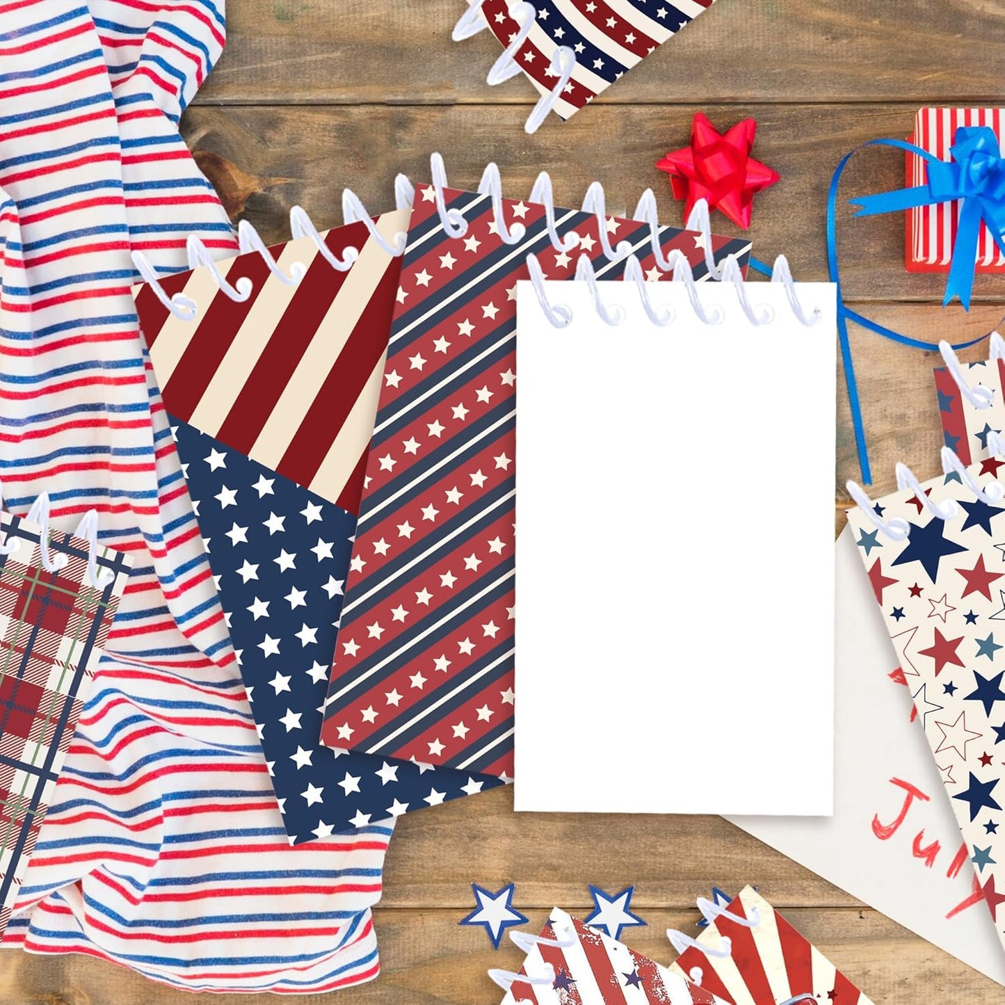 24 Pcs Vintage American Flag Mini Pocket Notebooks 2.36 x 3.94 Inch Vintage American Flag Pattern Small Notepads American National Day Them Birthday Party Favors Gift for Office Teacher Classroom Rewards